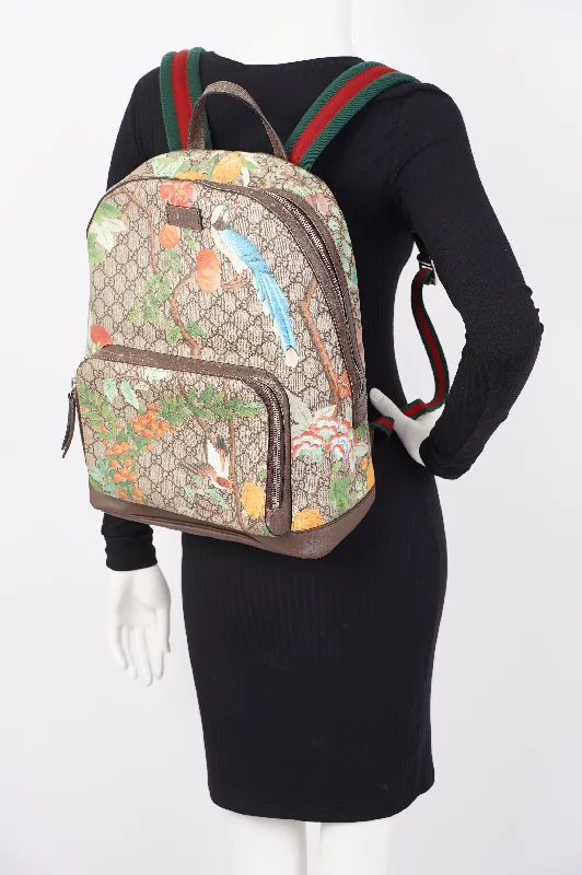 Gucci Marmont bags for women with quilted leather exteriorsGucci Womens GG Supreme Backpack Supreme / Floral