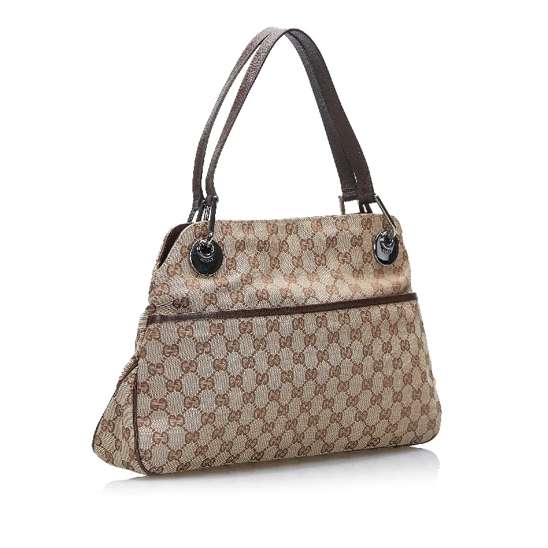 Women Gucci bags with a zippered interior pocketGucci GG Canvas Eclipse (KYAb17)