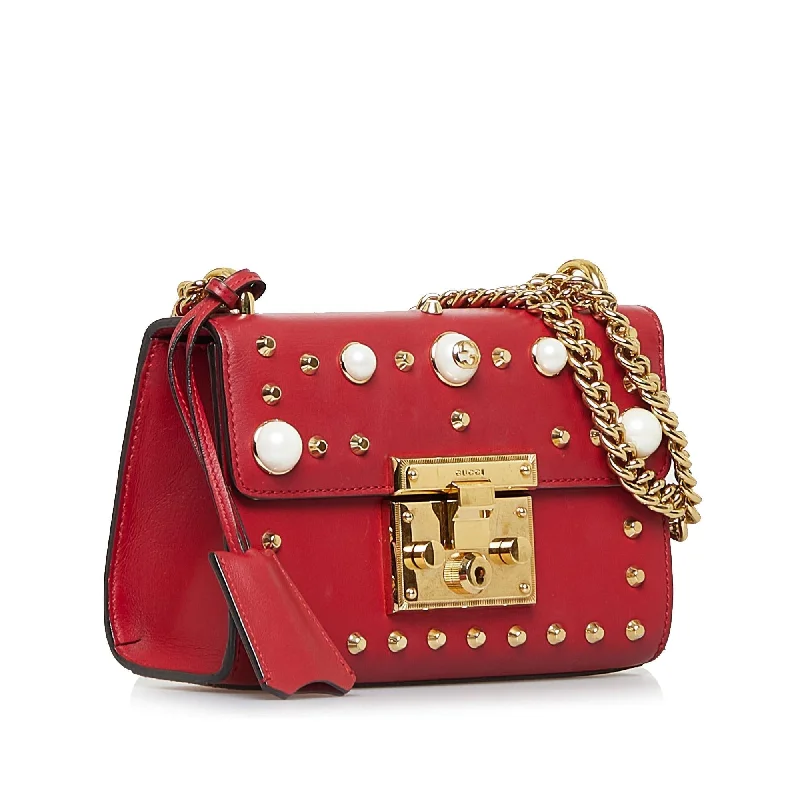 Ladies Gucci shoulder bags with a tassel decorationGucci Pearl Studded Padlock (SHG-5UFKsP)