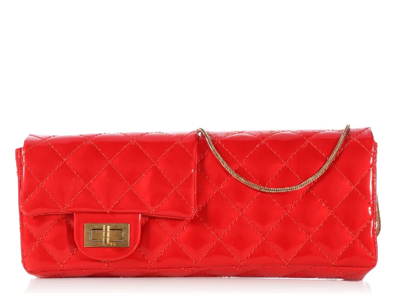 Chanel Lightweight Handbag for Daily ErrandsChanel Red Patent Reversible Reissue Clutch