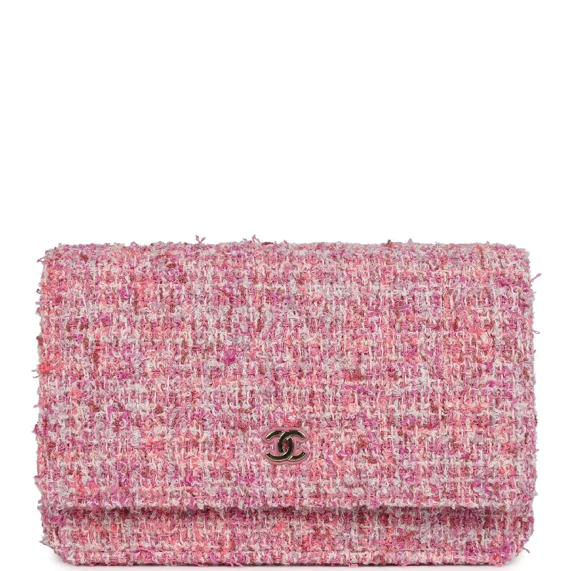 Chanel Classic Flap Bag for Evening PartyChanel Wallet On Chain WOC Pink Multicolored Tweed Gold Hardware