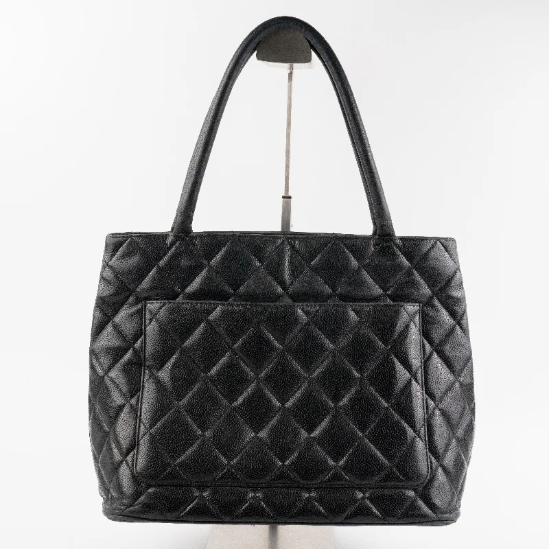 Chanel Quilted Leather Shoulder Bag for FashionistasChanel Medallion Caviar Tote Black