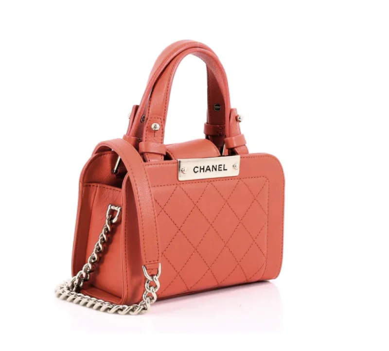 Chanel Chain Strap Handbag for Everyday UseCHANEL Label Click Shopping Tote Quilted Calfskin Mini