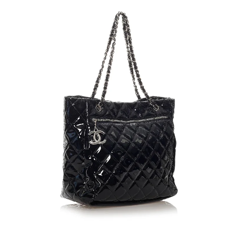 Chanel Limited Edition Handbag for CollectorsChanel Matelasse Patent Leather Tote Bag (37470)