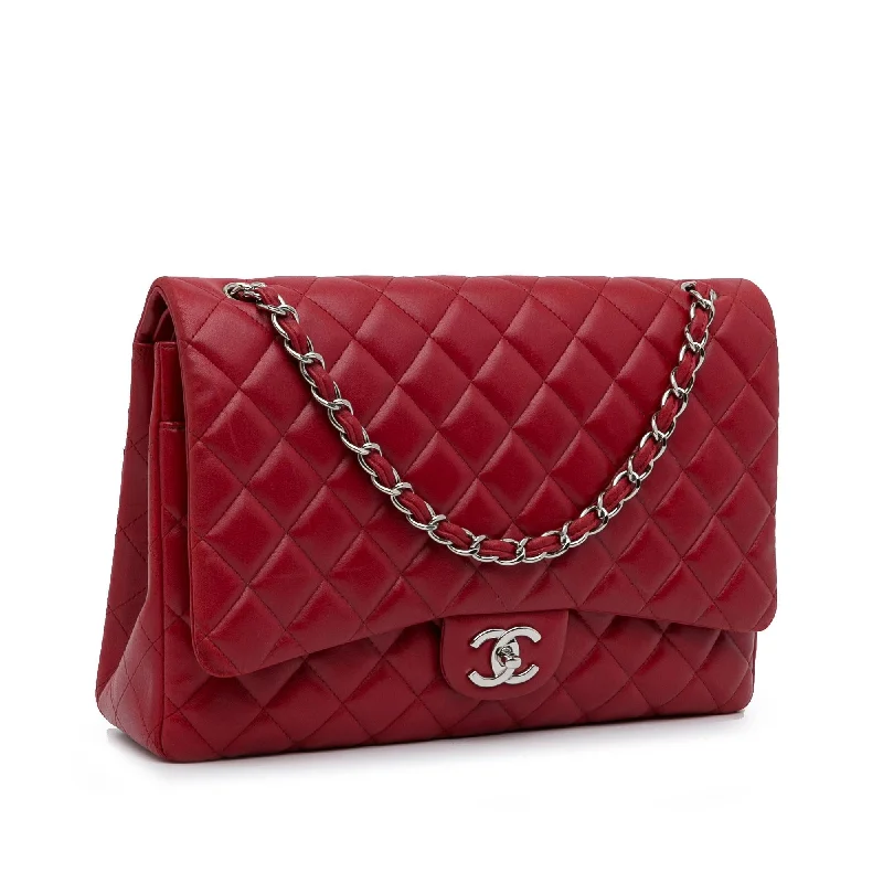 Chanel Lightweight Handbag for Daily ErrandsChanel Maxi Classic Lambskin Double Flap (HFLZlT)