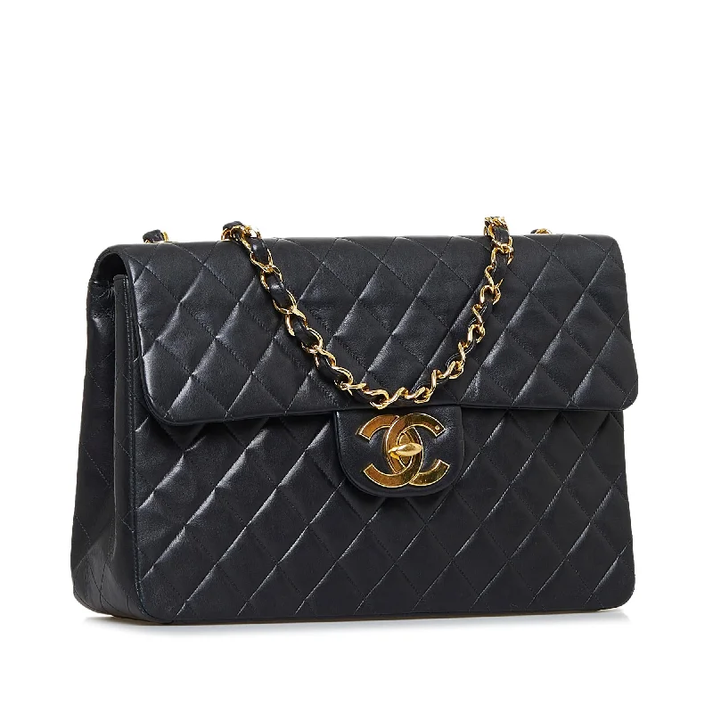 Chanel Quilted Leather Shoulder Bag for FashionistasChanel Maxi Classic Lambskin Double Flap (qfalWR)