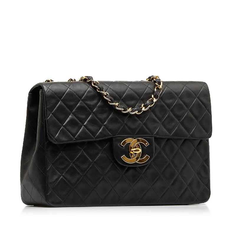 Chanel Quilted Leather Shoulder Bag for FashionistasChanel Maxi Classic Lambskin Single Flap (7MuYXe)