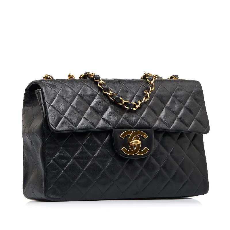 Chanel Black Handbag for Business MeetingsChanel Maxi Classic Lambskin Single Flap (pmEpJD)