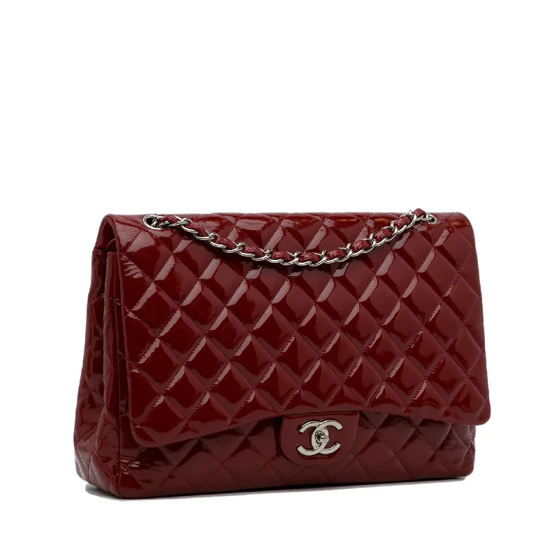 Chanel Lightweight Handbag for Daily ErrandsChanel Maxi Classic Patent Leather Double Flap Bag (91zs9Y)