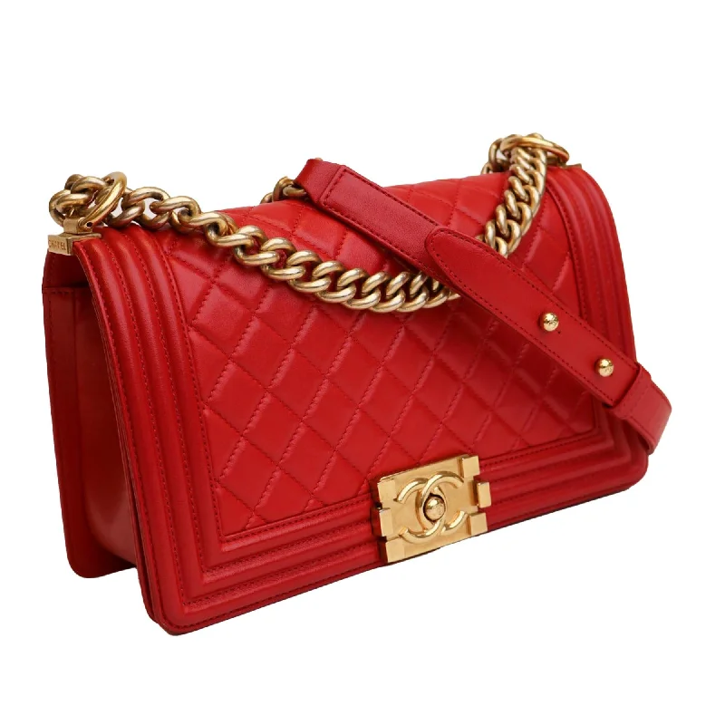 Chanel Colorful Handbag for Spring OutfitsChanel Medium Boy Flap Bag (5hHM2a)