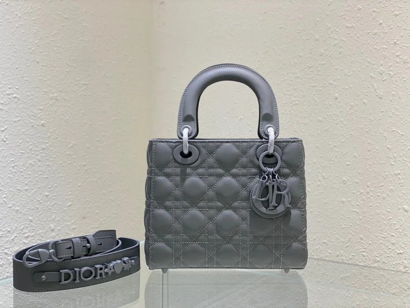 Stylish Christian Dior shoulder bags with a tassel - adorned zipperChristian Dior  Bags - 2581